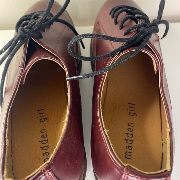 Madden Girl Written Burgundy Platform Oxford Shoes EUC Size 7.5 Goth Grunge - Picture 13 of 15